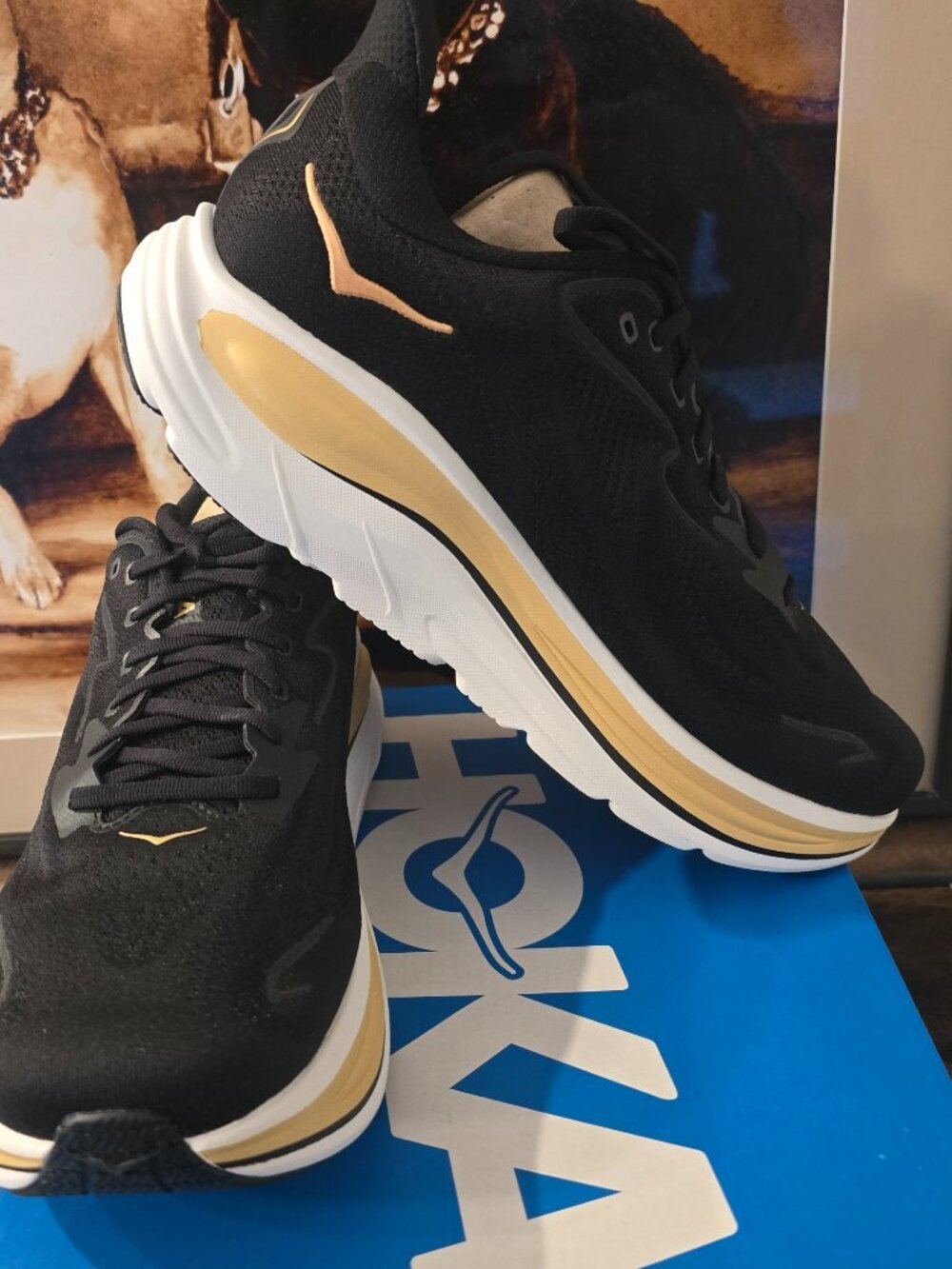 Hoka Men's Clifton 10 Black Gold Running Shoes WIDE 2E EE 1162032-BKGD Sz 10.5